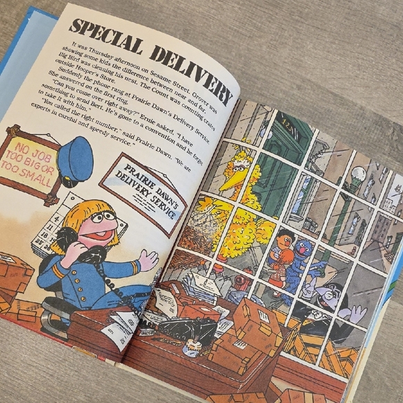 Sesame Street Blue and Red Vehicles Book - Picture 8 of 17